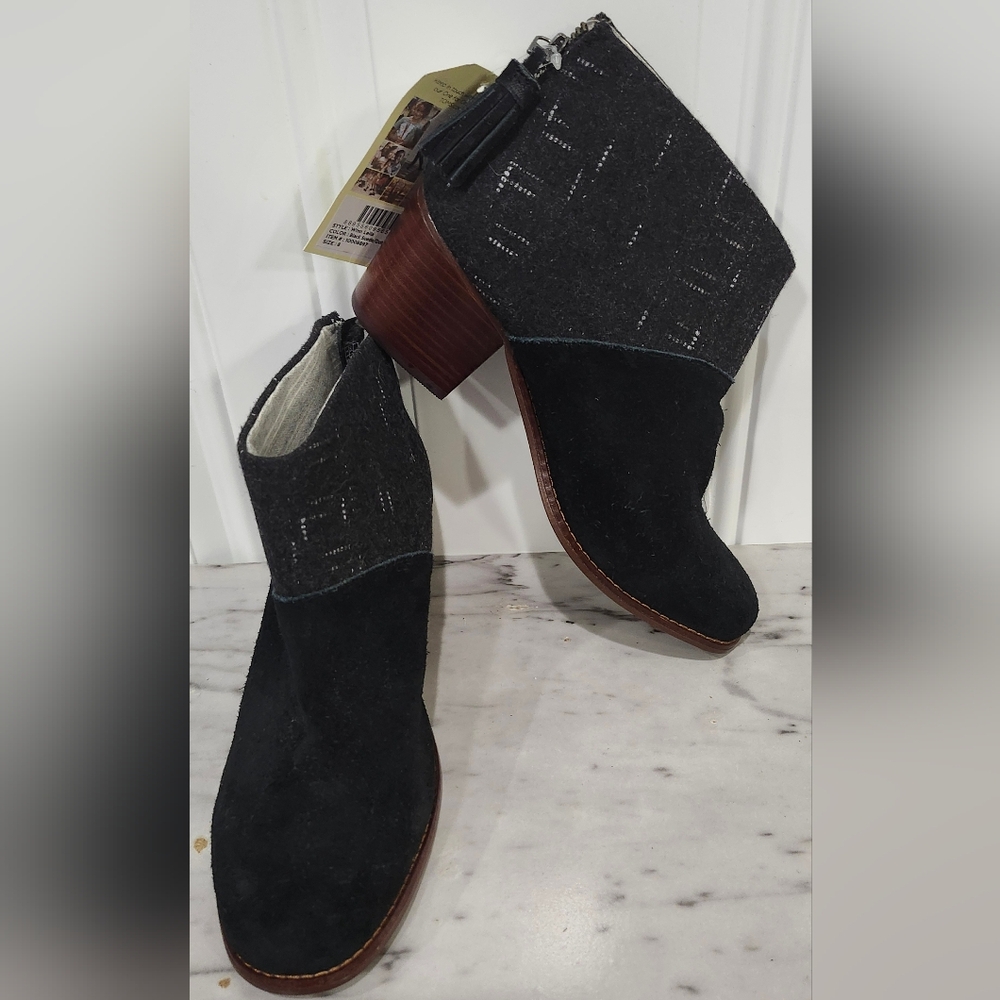 NEW Toms Leila black ankle boots suede dotted wool women's size 8